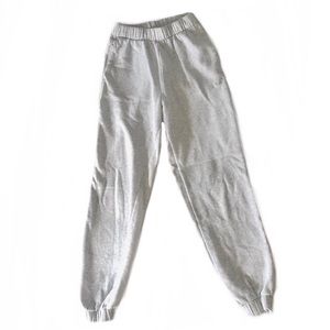 hollister high rise light heather grey sweatpants!